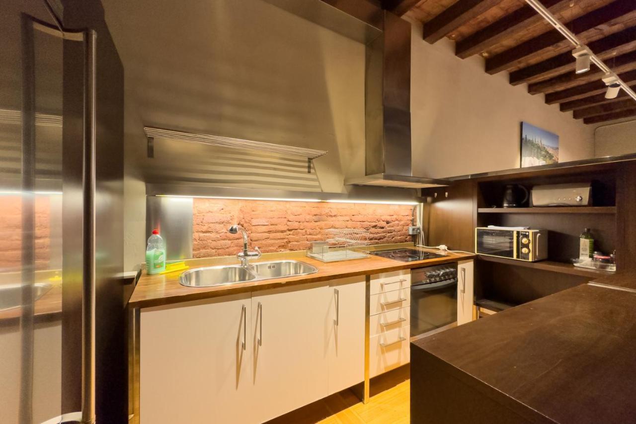 Aparteasy - Central Gracia Apartments Барселона Екстер'єр фото