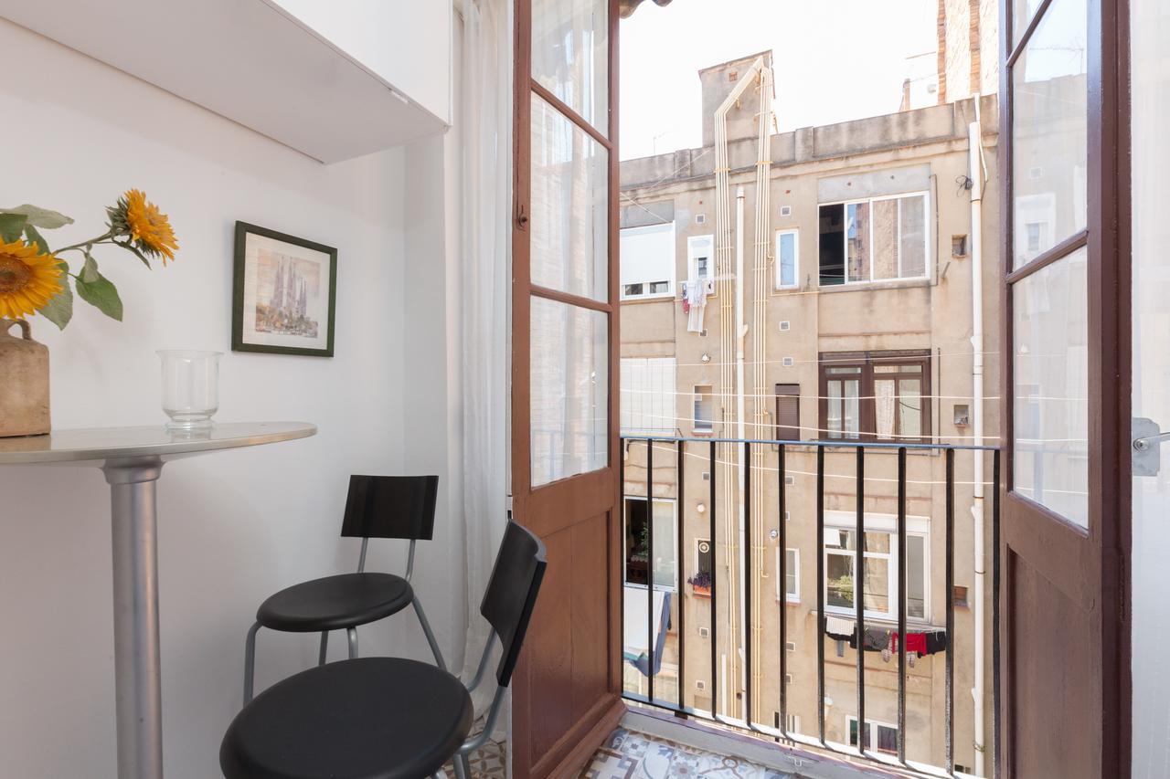 Aparteasy - Central Gracia Apartments Барселона Екстер'єр фото